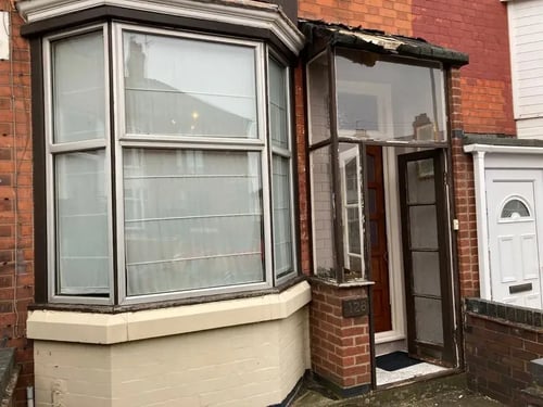 3-frontage-makeover-before